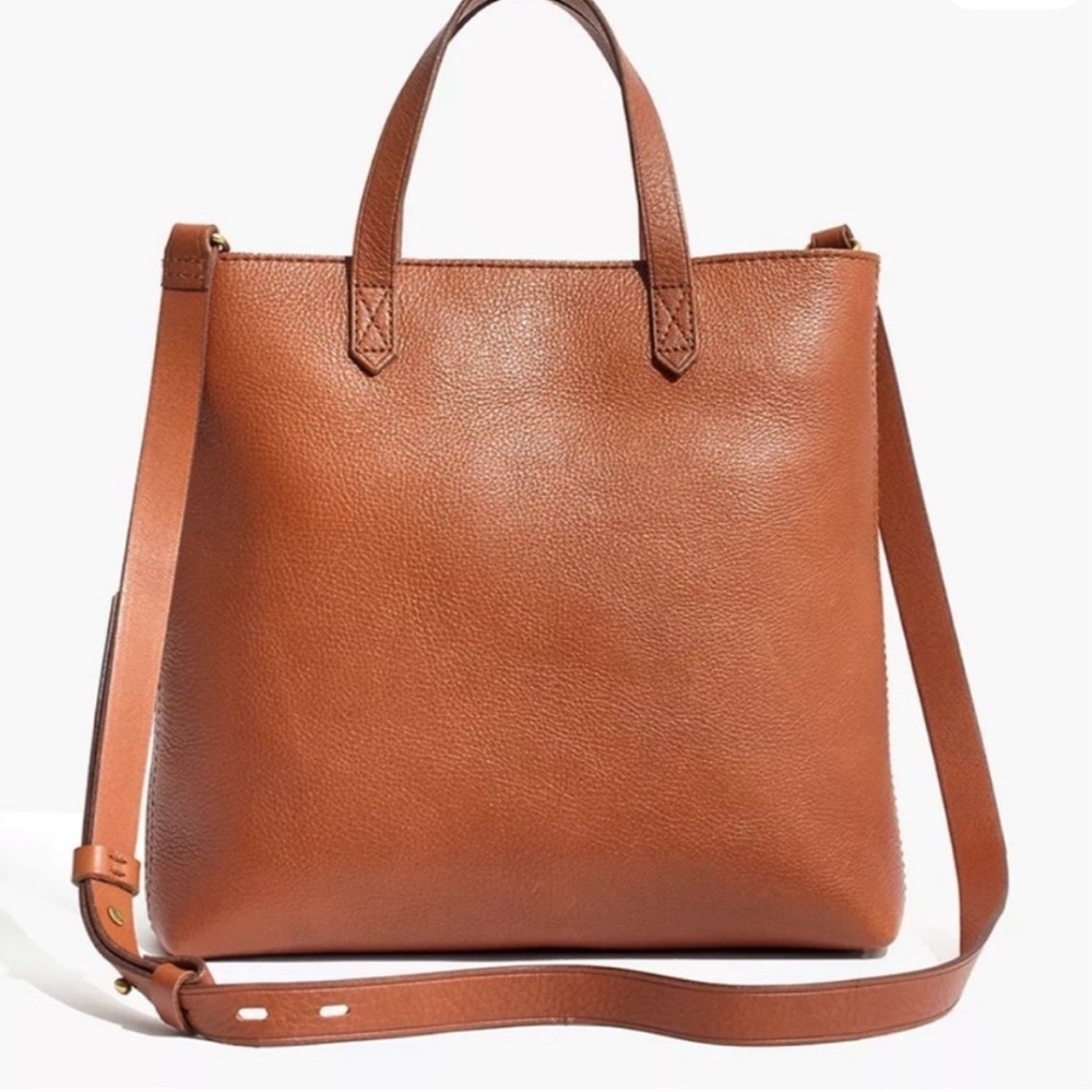 Madewell Essential Bucket Tote in Leather